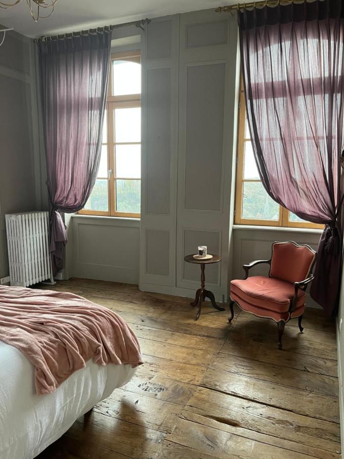 Mercier De Montigny - Les Chambres Du Beffroi - Spa Et Massage Fougères Exterior foto